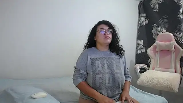 Snapshot of mabigomez00 chatting on October 18, 2025, 9:22 am mabigomez00 online show from October 18, 2025, 9:22 am