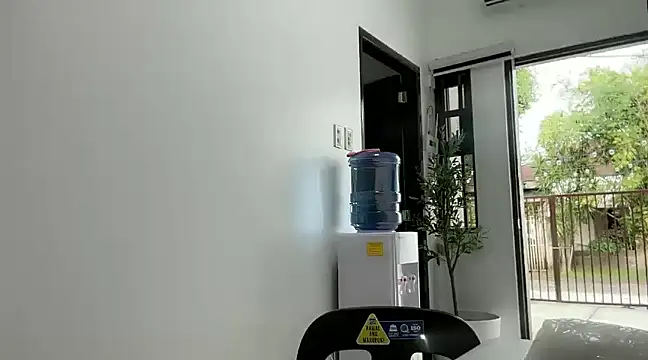 Snapshot of enourmousSAM chatting on December 28, 2024, 7:22 am enourmousSAM online show from December 28, 2024, 7:22 am