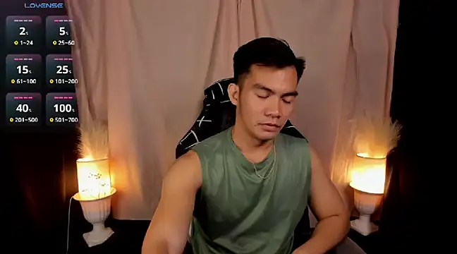 000batman000 online show from February 13, 2025, 12:57 am