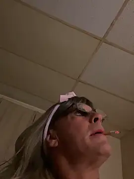 RileyDix online show from October 17, 2025, 11:12 am