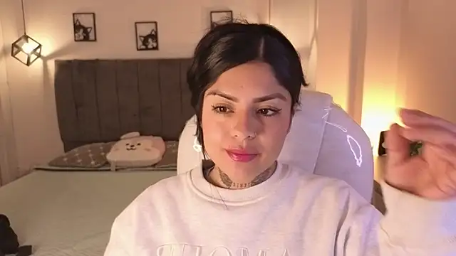 Snapshot of Catalinaa_martinez chatting on October 13, 2025, 3:19 am Catalinaa martinez online show from October 13, 2025, 3:19 am