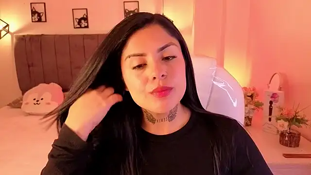 Snapshot of Catalinaa_martinez chatting on October 4, 2025, 2:57 am Catalinaa martinez online show from October 4, 2025, 2:57 am