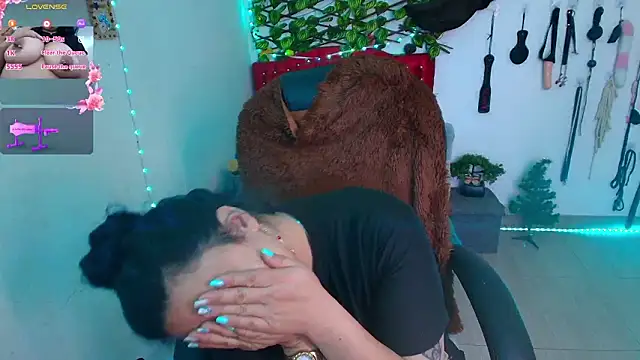 Snapshot of elektra_32 chatting on February 10, 2026, 5:17 am elektra 32 online show from February 10, 2026, 5:17 am