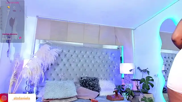 Snapshot of Kaitlyn_Brwon chatting on October 4, 2025, 3:19 am Kaitlyn Brwon online show from October 4, 2025, 3:19 am