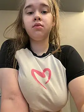 HornyGirlH online show from May 8, 2026, 5:55 am