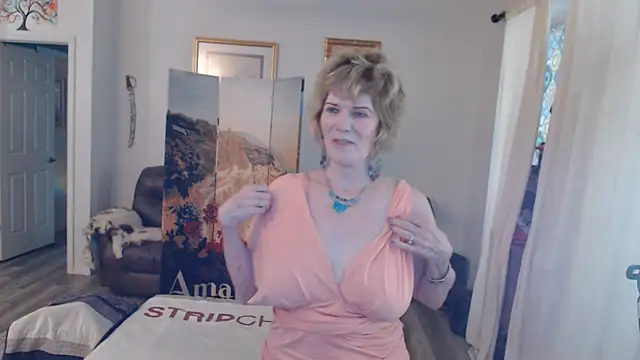 Snapshot of SindeeDix chatting on July 19, 2026, 12:57 pm SindeeDix online show from July 19, 2026, 12:57 pm