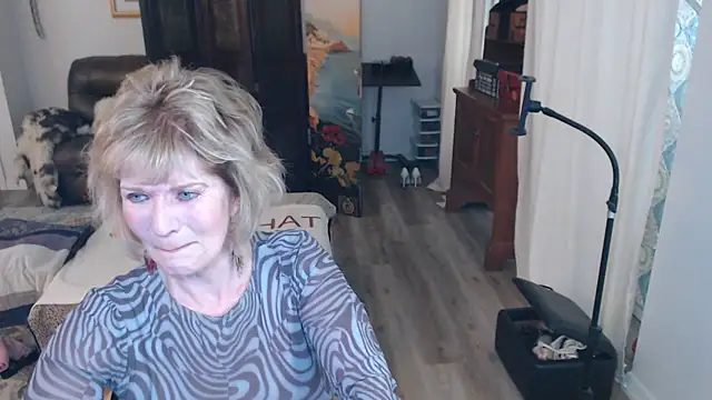 SindeeDix online show from May 7, 2026, 2:09 pm
