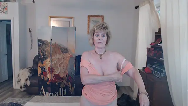 Snapshot of SindeeDix chatting on July 12, 2026, 9:04 pm SindeeDix online show from July 12, 2026, 9:04 pm