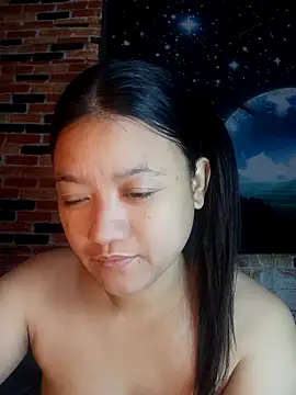 Snapshot of Urchanel chatting on April 3, 2026, 11:00 pm Urchanel online show from April 3, 2026, 11:00 pm