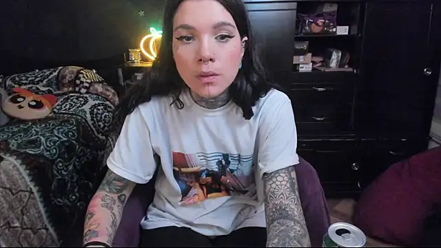 Lilmarieee online show from February 7, 2025, 9:04 pm