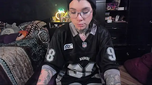 Lilmarieee online show from February 11, 2025, 9:46 pm