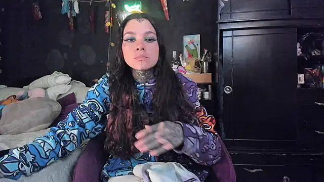 Snapshot of Lilmarieee chatting on November 5, 2025, 10:13 pm Lilmarieee online show from November 5, 2025, 10:13 pm