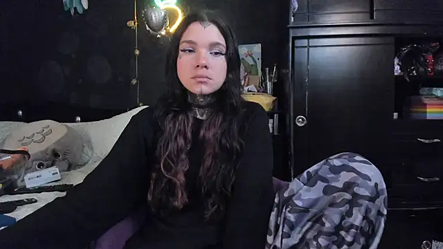 Snapshot of Lilmarieee chatting on November 11, 2025, 11:20 pm Lilmarieee online show from November 11, 2025, 11:20 pm