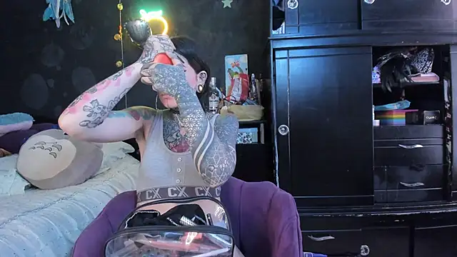 Snapshot of Lilmarieee chatting on December 2, 2025, 5:14 pm Lilmarieee online show from December 2, 2025, 5:14 pm