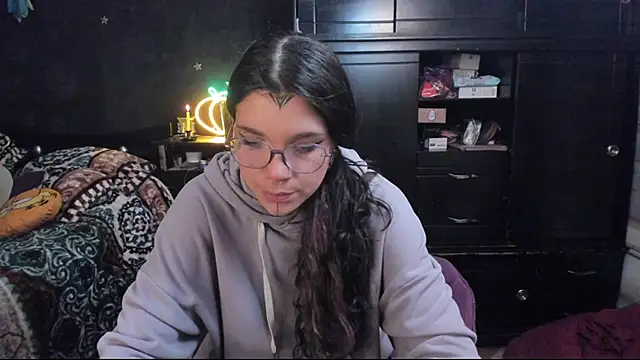 Lilmarieee online show from February 14, 2025, 9:53 pm