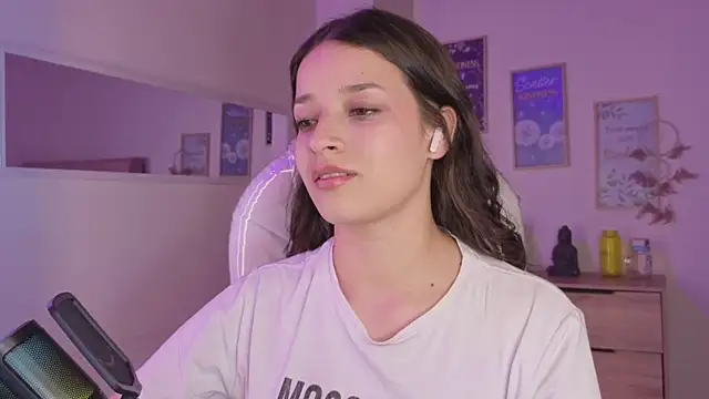 Snapshot of Amaia_Daniells chatting on October 23, 2025, 3:49 am Amaia Daniells online show from October 23, 2025, 3:49 am