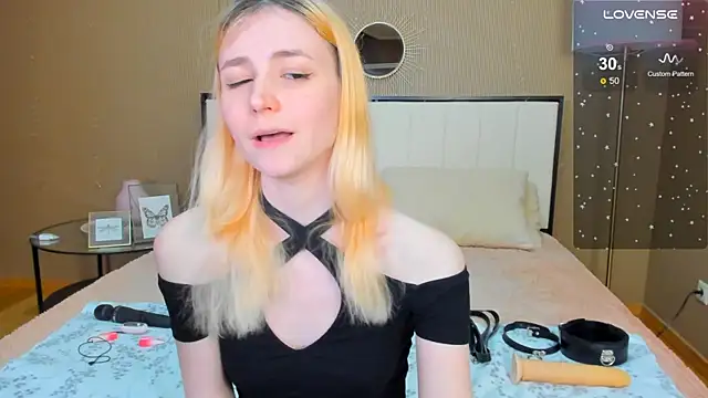 Snapshot of fleximona chatting on October 9, 2025, 9:43 am fleximona online show from October 9, 2025, 9:43 am