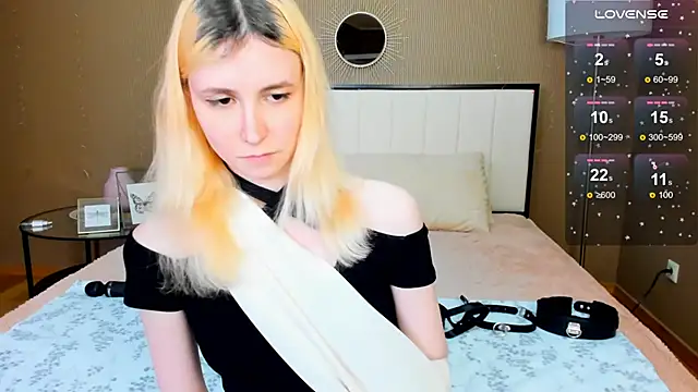 Snapshot of fleximona chatting on October 11, 2025, 10:27 am fleximona online show from October 11, 2025, 10:27 am