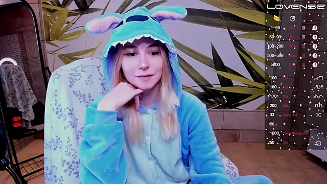 Snapshot of fleximona chatting on October 19, 2025, 8:39 am fleximona online show from October 19, 2025, 8:39 am