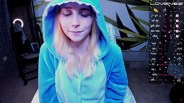 Snapshot of fleximona chatting on October 19, 2025, 8:44 pm fleximona online show from October 19, 2025, 8:44 pm