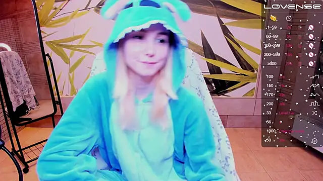 Snapshot of fleximona chatting on October 26, 2025, 9:42 am fleximona online show from October 26, 2025, 9:42 am