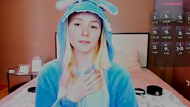 Snapshot of fleximona chatting on October 24, 2025, 8:35 am fleximona online show from October 24, 2025, 8:35 am