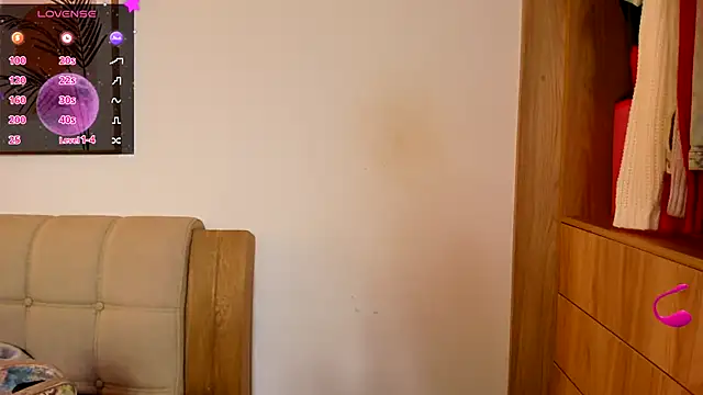 Snapshot of Ash_milk chatting on March 14, 2026, 3:18 pm Ash milk online show from March 14, 2026, 3:18 pm