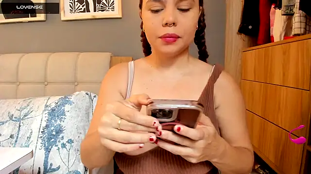Snapshot of Ash_milk chatting on June 10, 2026, 1:34 pm Ash milk online show from June 10, 2026, 1:34 pm