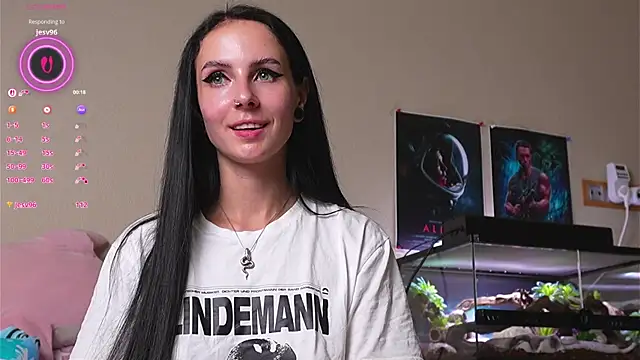 Snapshot of YaraAveiri chatting on July 29, 2026, 11:20 am YaraAveiri online show from July 29, 2026, 11:20 am