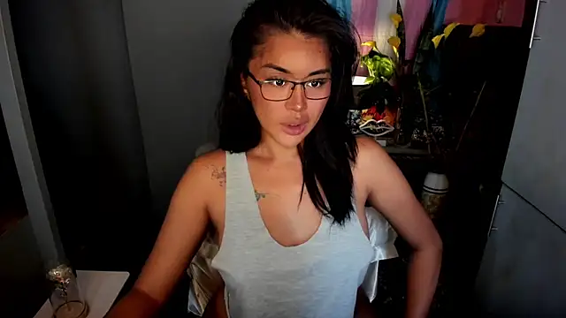 QuiinMollyXxX online show from March 7, 2026, 4:41 am