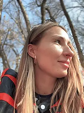 YOUR-KARINA online show from March 19, 2025, 8:55 am