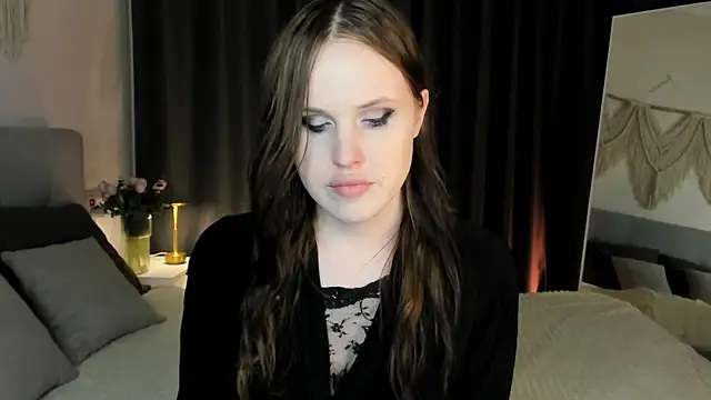 EffieMinki online show from April 28, 2026, 8:46 pm