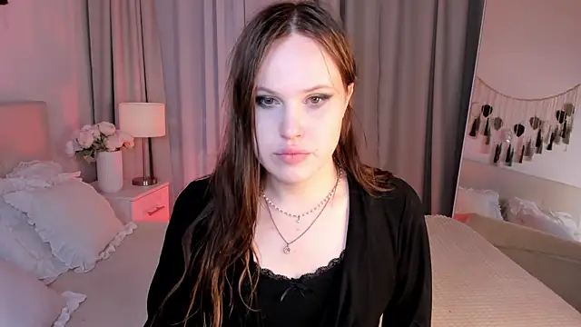 Snapshot of EffieMinki chatting on July 2, 2026, 9:32 pm EffieMinki online show from July 2, 2026, 9:32 pm