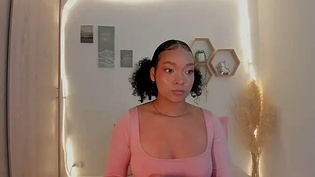 Snapshot of mariam_hill chatting on June 12, 2026, 12:52 am mariam hill online show from June 12, 2026, 12:52 am
