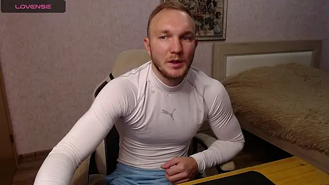 Snapshot of Toress1 chatting on October 19, 2025, 11:24 am Toress1 online show from October 19, 2025, 11:24 am