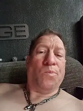 tomtom111111 online show from February 17, 2026, 2:03 pm