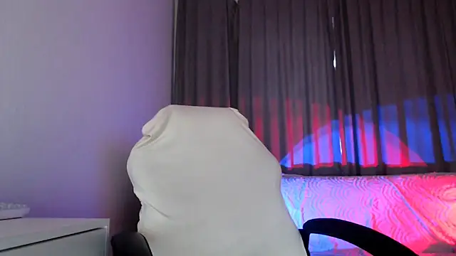 Lili asian online show from November 24, 2025, 1:11 pm