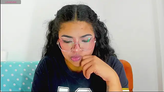 moana taylor online show from May 12, 2026, 10:21 am