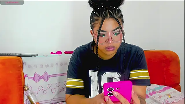 Snapshot of moana_taylor chatting on June 9, 2026, 1:01 pm moana taylor online show from June 9, 2026, 1:01 pm