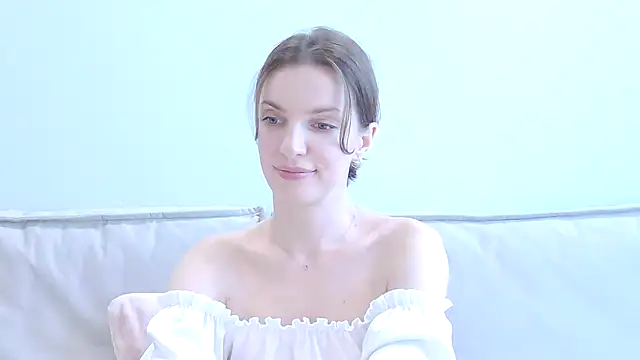 Snapshot of Beauty_Alex chatting on July 5, 2026, 4:19 am Beauty Alex online show from July 5, 2026, 4:19 am