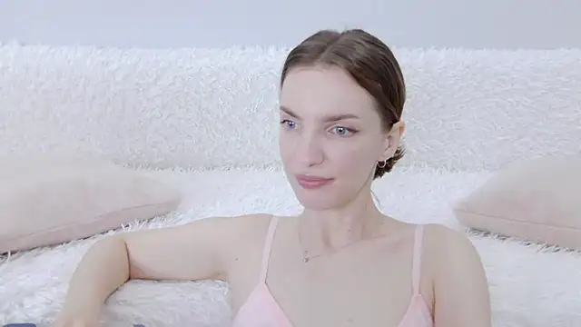 Snapshot of Beauty_Alex chatting on August 4, 2026, 3:00 am Beauty Alex online show from August 4, 2026, 3:00 am