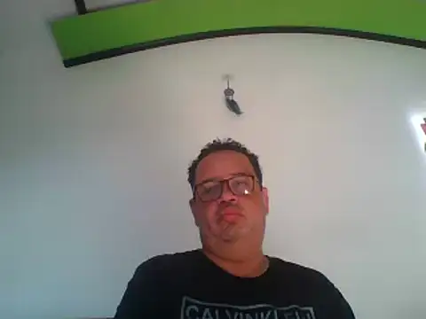 Snapshot of djtomxxx2777 chatting on February 4, 2025, 8:17 pm djtomxxx2777 online show from February 4, 2025, 8:17 pm