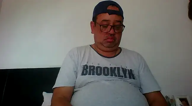 Snapshot of djtomxxx2777 chatting on February 6, 2025, 6:02 pm djtomxxx2777 online show from February 6, 2025, 6:02 pm