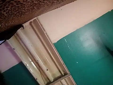 Snapshot of khloebanques chatting on March 17, 2026, 11:57 am khloebanques online show from March 17, 2026, 11:57 am