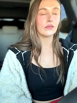 Snapshot of lunagirl13 chatting on October 28, 2025, 6:51 pm lunagirl13 online show from October 28, 2025, 6:51 pm