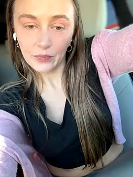 Snapshot of lunagirl13 chatting on November 11, 2025, 8:47 pm lunagirl13 online show from November 11, 2025, 8:47 pm