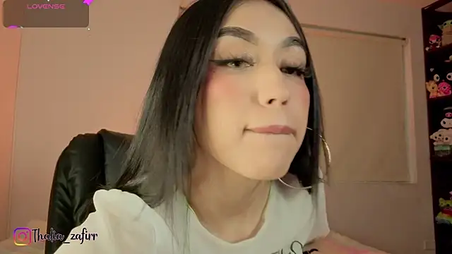 Snapshot of Laurent-Glass chatting on November 15, 2025, 10:25 pm Laurent-Glass online show from November 15, 2025, 10:25 pm