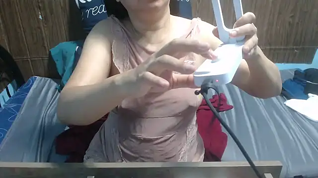 Snapshot of stacie_iris chatting on July 28, 2026, 5:56 pm stacie iris online show from July 28, 2026, 5:56 pm