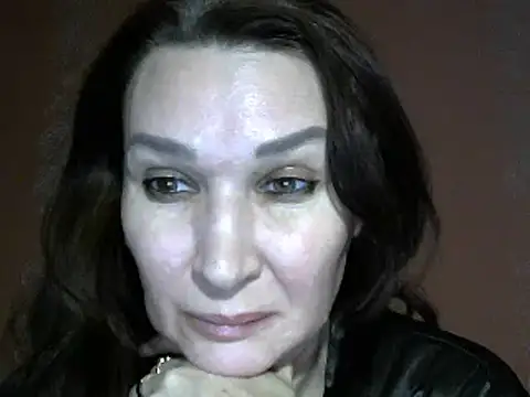 PrettyAndWild online show from January 5, 2025, 5:09 pm