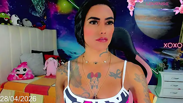 Snapshot of Nella_Dolls chatting on April 28, 2026, 8:35 pm Nella Dolls online show from April 28, 2026, 8:35 pm